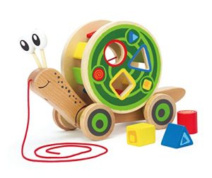 Hape Caracol Clasificador de Formas, Arrástrame y Juega – Juguete de Madera para Niños, Caracol con Ruedas, 12 Meses+