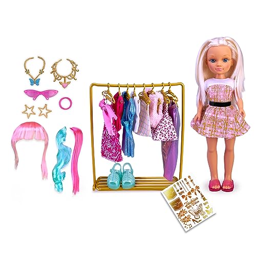 Nancy – Vestidor de Looks, Armario para muñeca glamuroso, 8 Prendas de Ropa y 8 Accesorios, Zapatos de Juguete, Set de Pegatinas para Personalizar, niños y niñas Desde 3 años, Famosa (NAC48000)